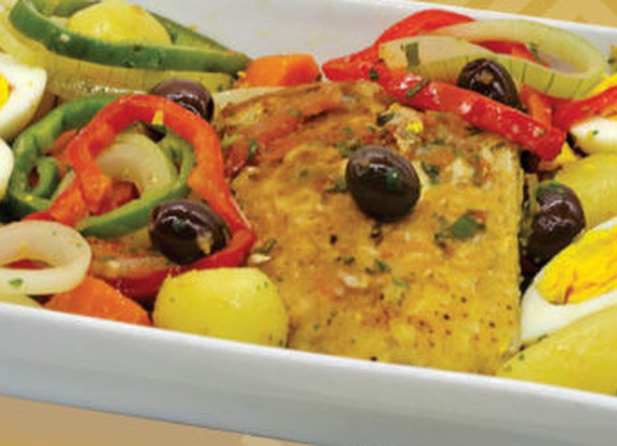 Peixe à portuguesa com legumes